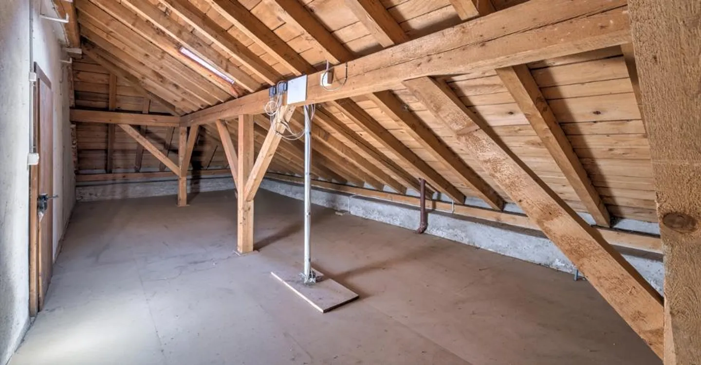 Familienvilla mit großem Potenzial in privilegierter Umgebung - Foto 10 von 12
