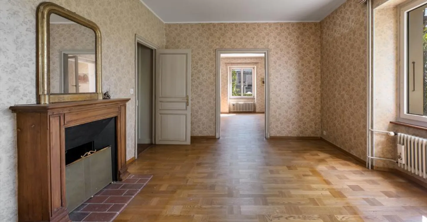 Familienvilla mit großem Potenzial in privilegierter Umgebung - Foto 6 von 12