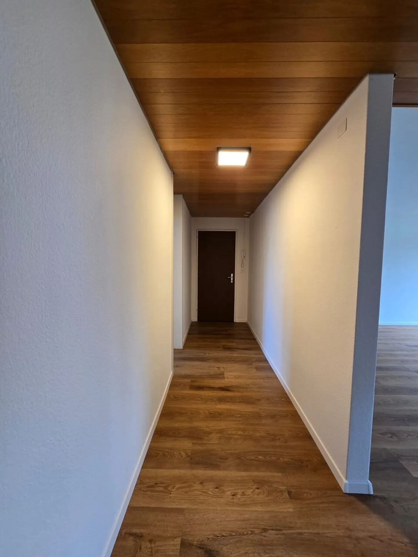 Appartement spacieux de 4,5 pièces avec balcon et vue sur la montagne à Thun - Photo 4 sur 13