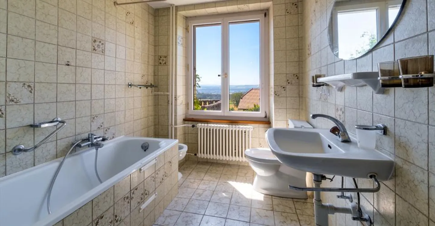 Familienvilla mit großem Potenzial in privilegierter Umgebung - Foto 11 von 12