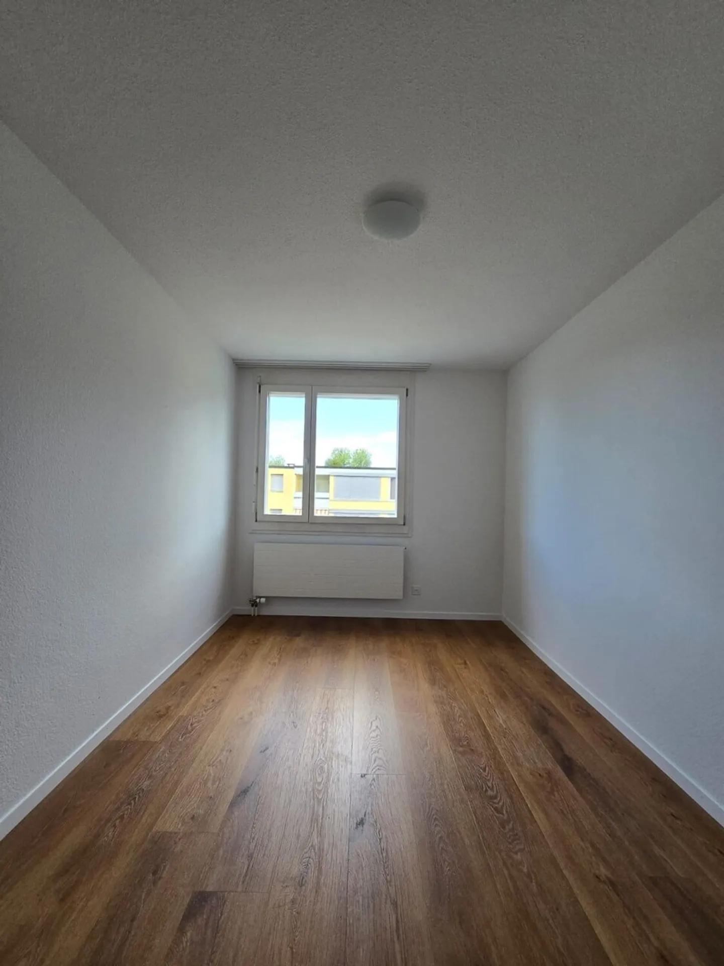 Appartement spacieux de 4,5 pièces avec balcon et vue sur la montagne à Thun - Photo 6 sur 13