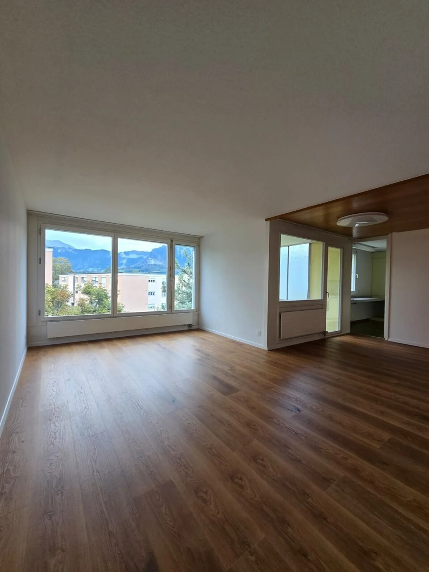 Appartement spacieux de 4,5 pièces avec balcon et vue sur la montagne à Thun - Photo 11 sur 13