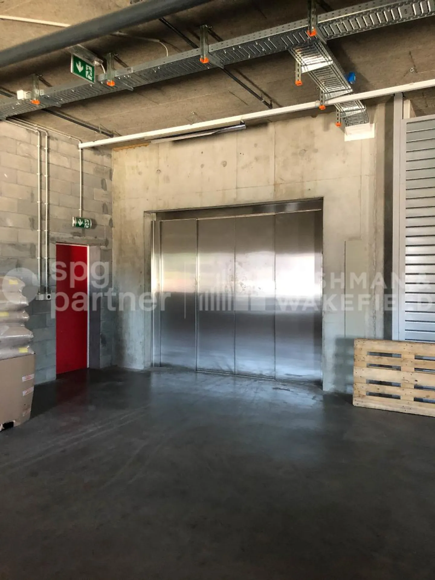 Grenet 21 - Entrepôts logistiques, entreprises artisanales et bureaux modernes avec terrasse - Photo 12 sur 13
