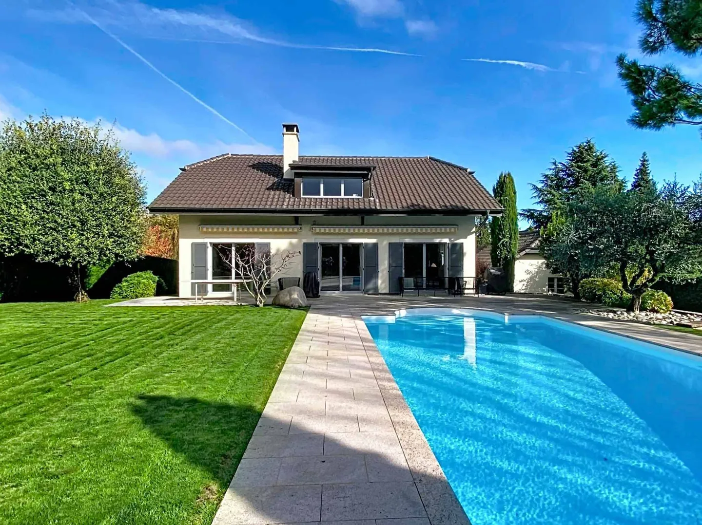 Incantevole Casa Familiare a Commugny - Foto 1 di 12