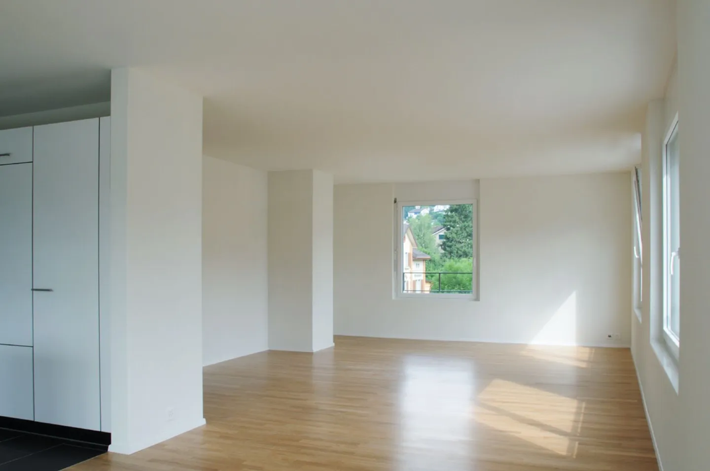 Attractive 4.5-room apartment in a well-kept neighborhood with sunny balcony - Photo 6 of 14