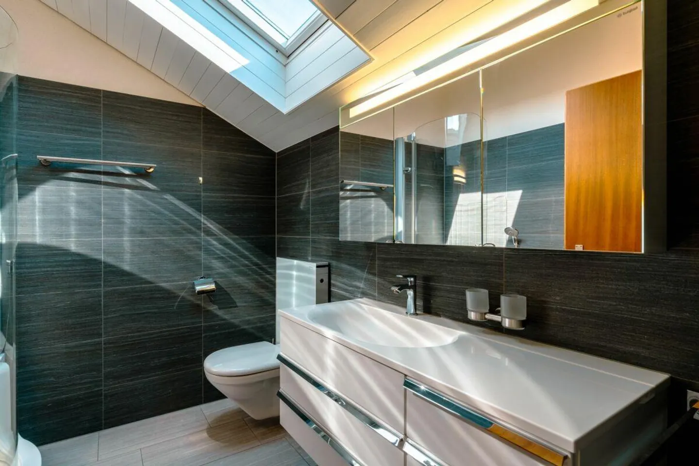 Dachwohnung mit Charme - Foto 4 von 9