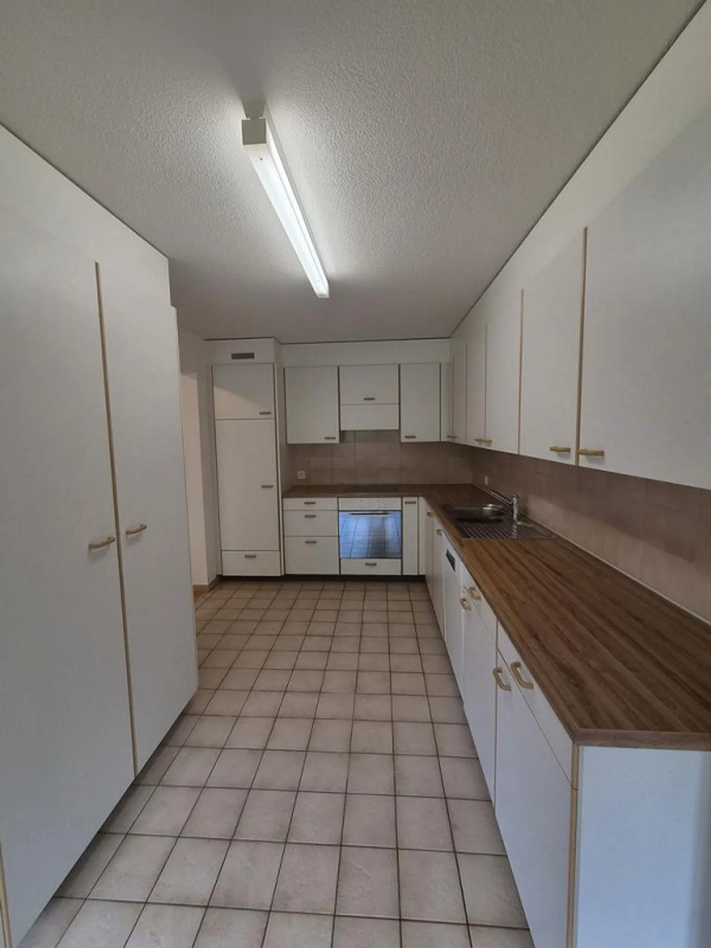 1 Month Free Rent - 5.5 Rooms on the 2nd Floor in Eiken - Photo 5 of 12