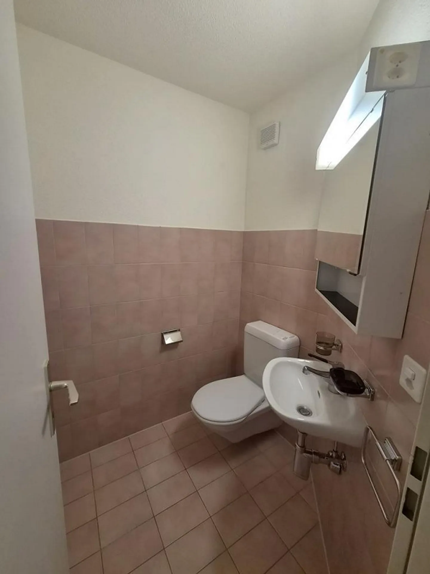 1 Month Free Rent - 5.5 Rooms on the 2nd Floor in Eiken - Photo 11 of 12