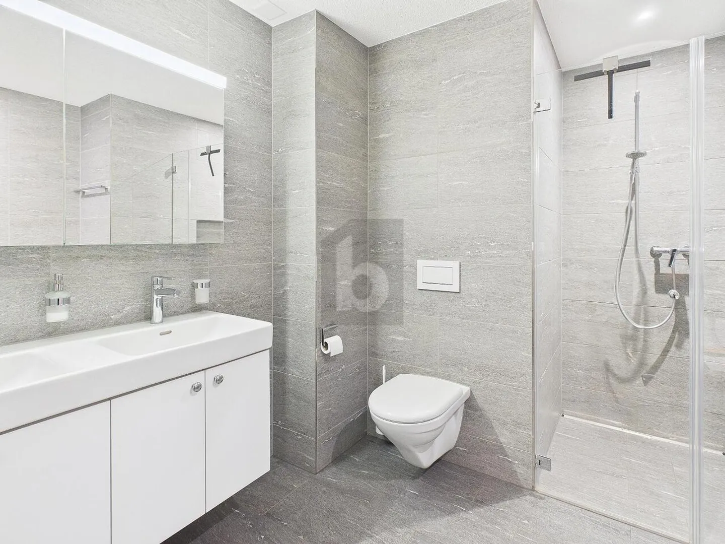 NOUVEAU BÂTIMENT AVEC BALCON ENSOLEILLÉ - Photo 4 sur 6