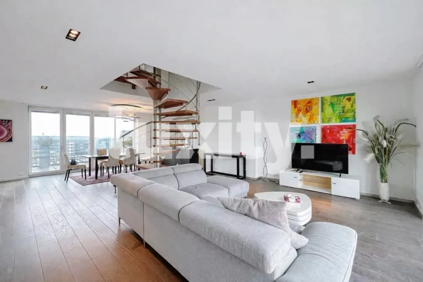 Duplex Attic Near International Organizations - Photo 1 of 3