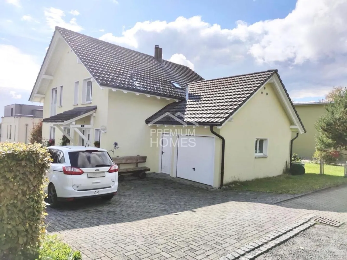 Charmantes Freistehendes Haus mit Garten - Foto 5 von 7