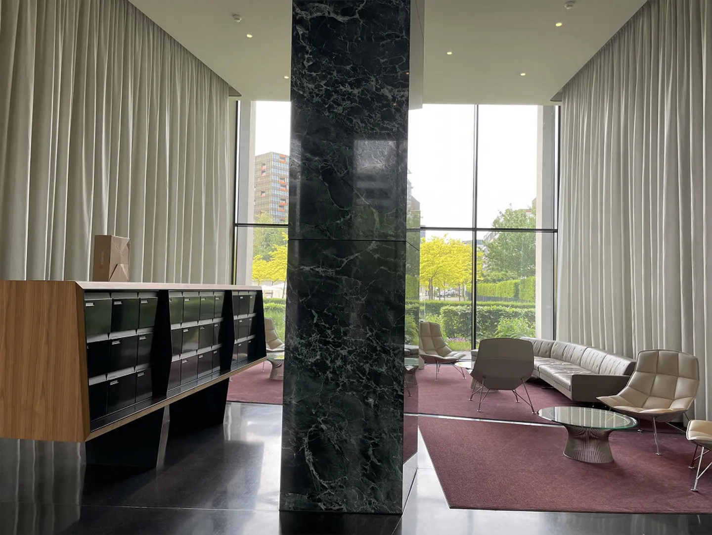 Cosmopolitan Tower Exclusive 2.5-Room Apartment with Terrace - Photo 3 of 15