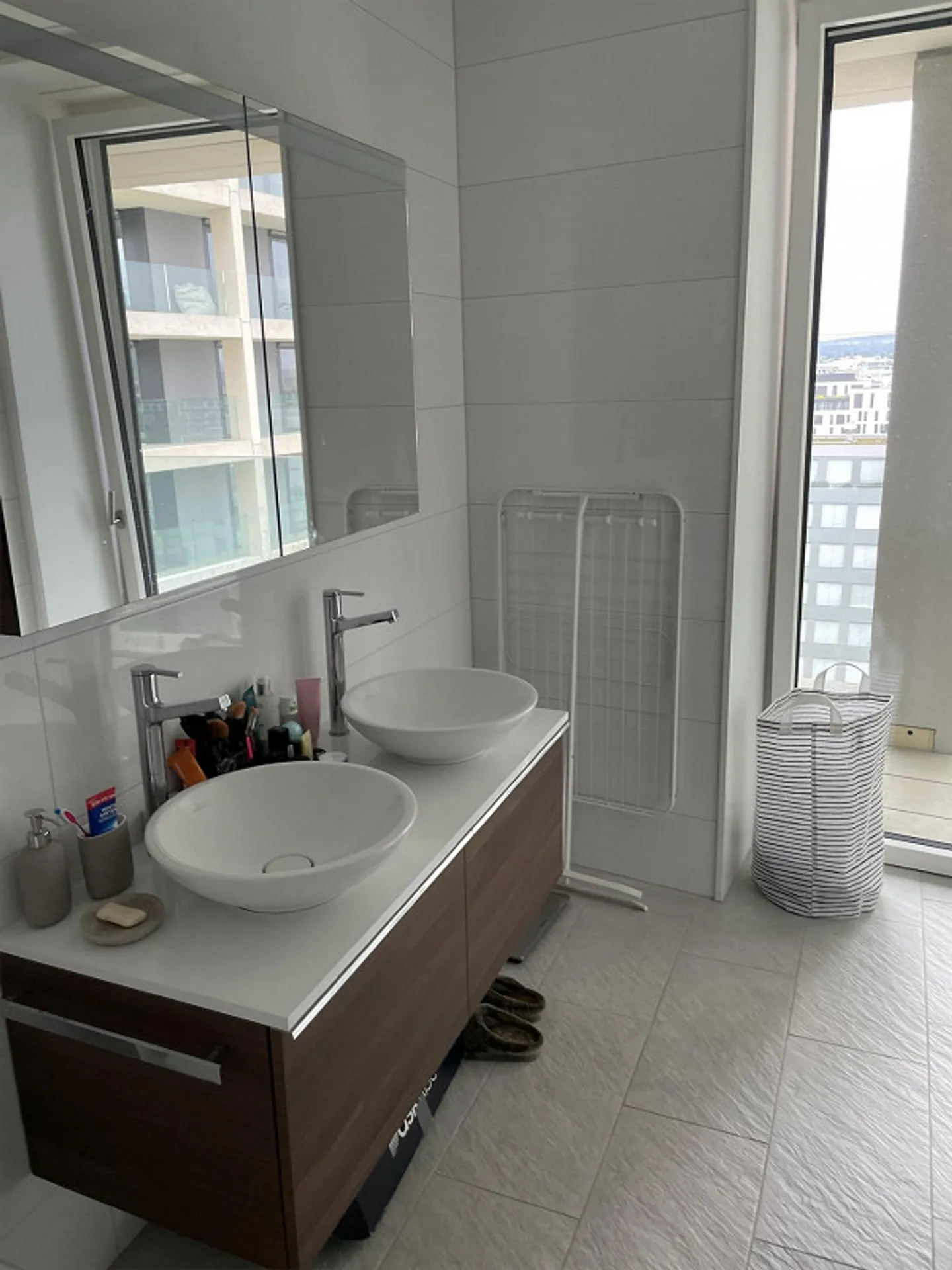 Cosmopolitan Tower Exclusive 2.5-Room Apartment with Terrace - Photo 10 of 15