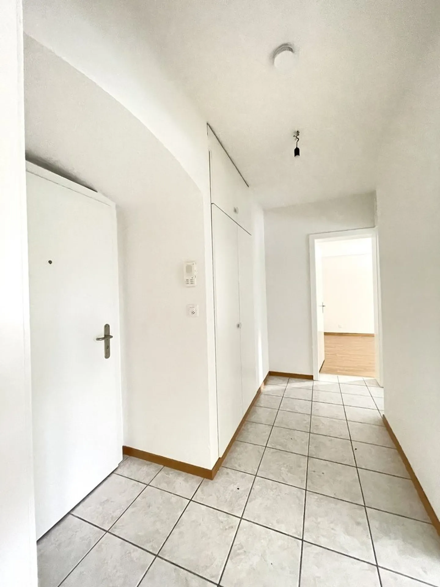 Gioiello a Zürichberg, appartamento moderno con area salotto nel giardino - Foto 4 di 9