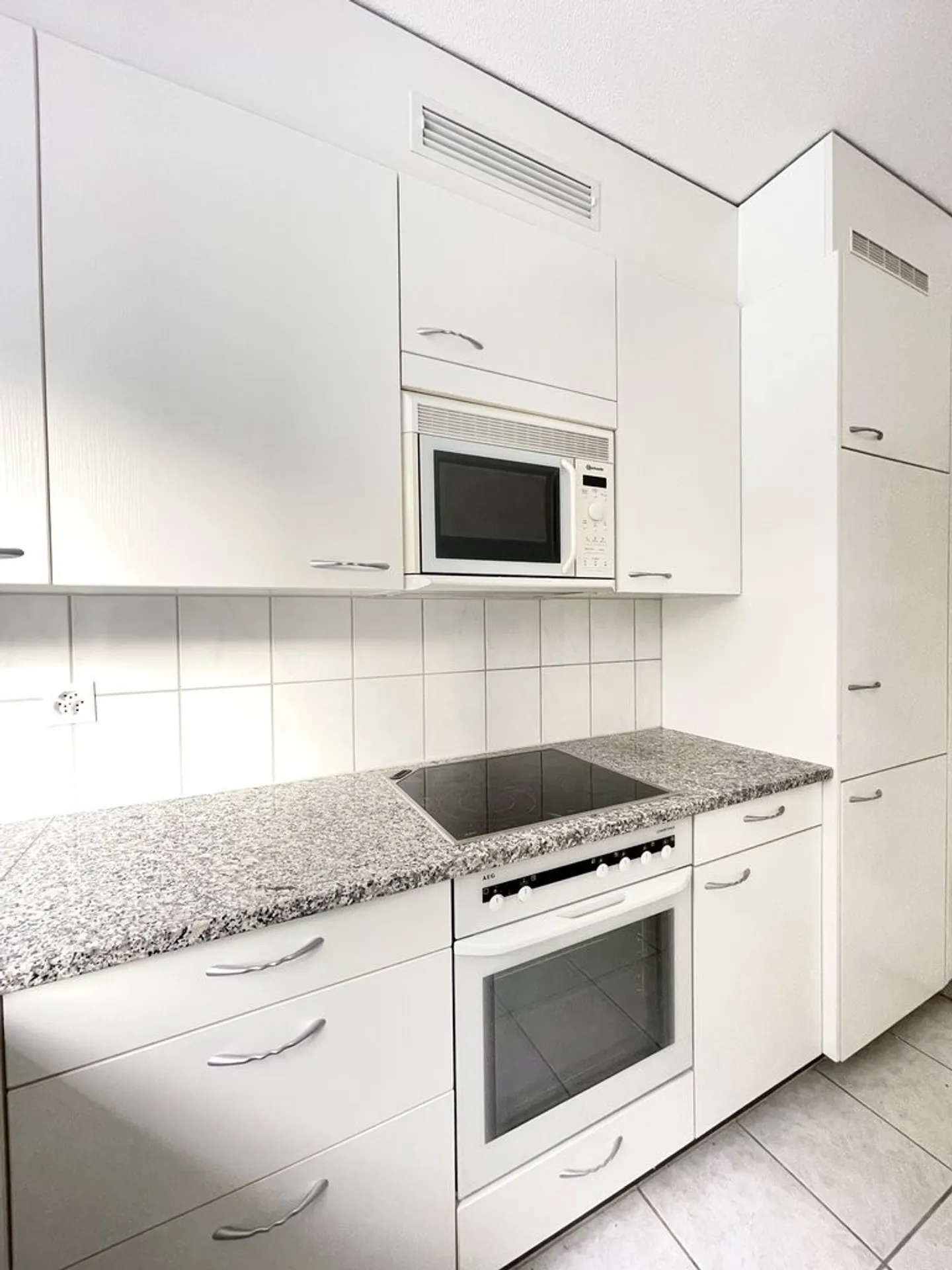 Gioiello a Zürichberg, appartamento moderno con area salotto nel giardino - Foto 2 di 9