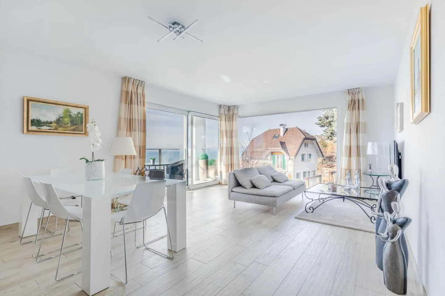 Atemberaubende Wohnung mit Seeblick - Foto 2 von 12