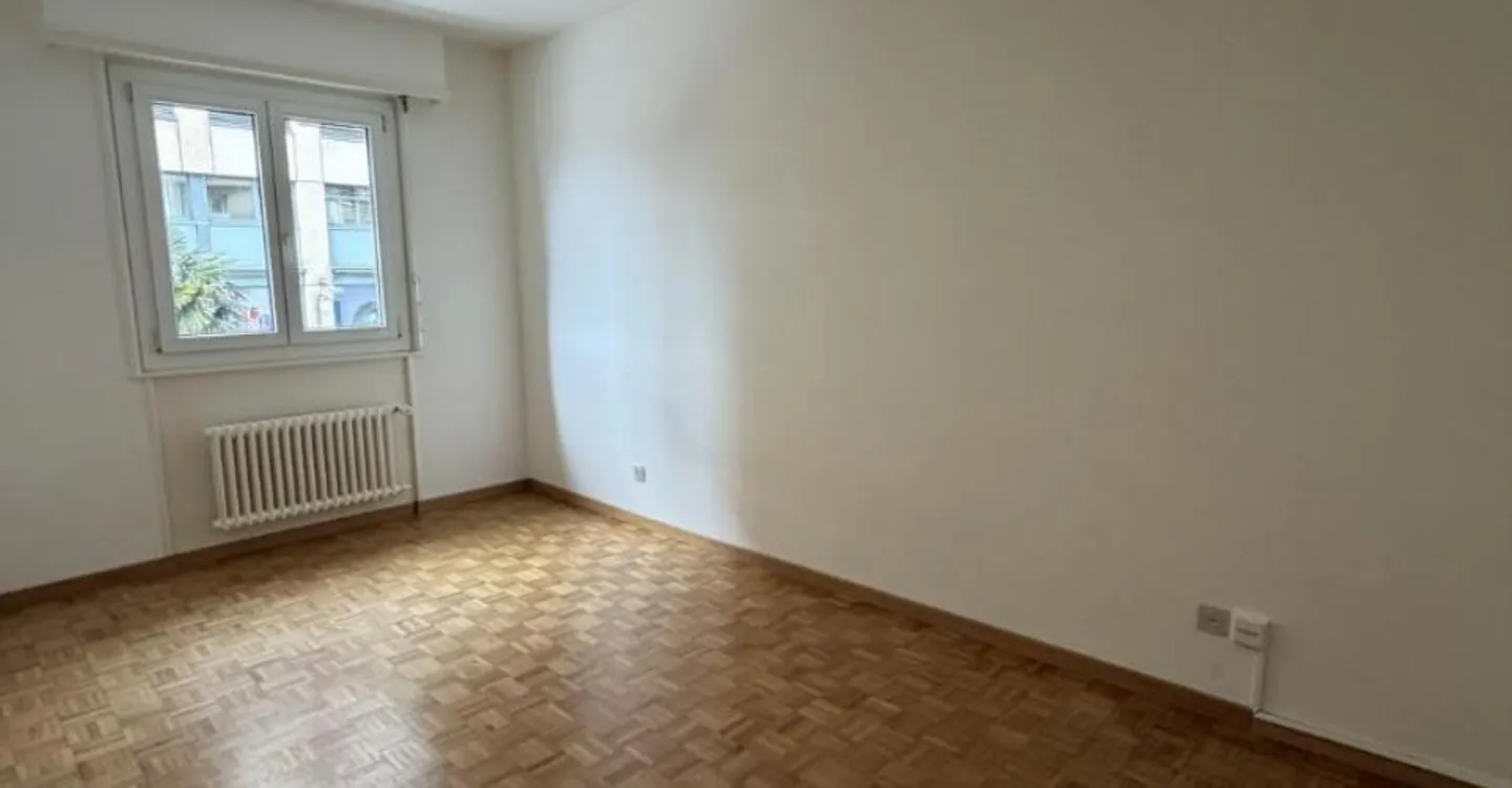 Charming Ground-Floor Apartment - Photo 1 of 5