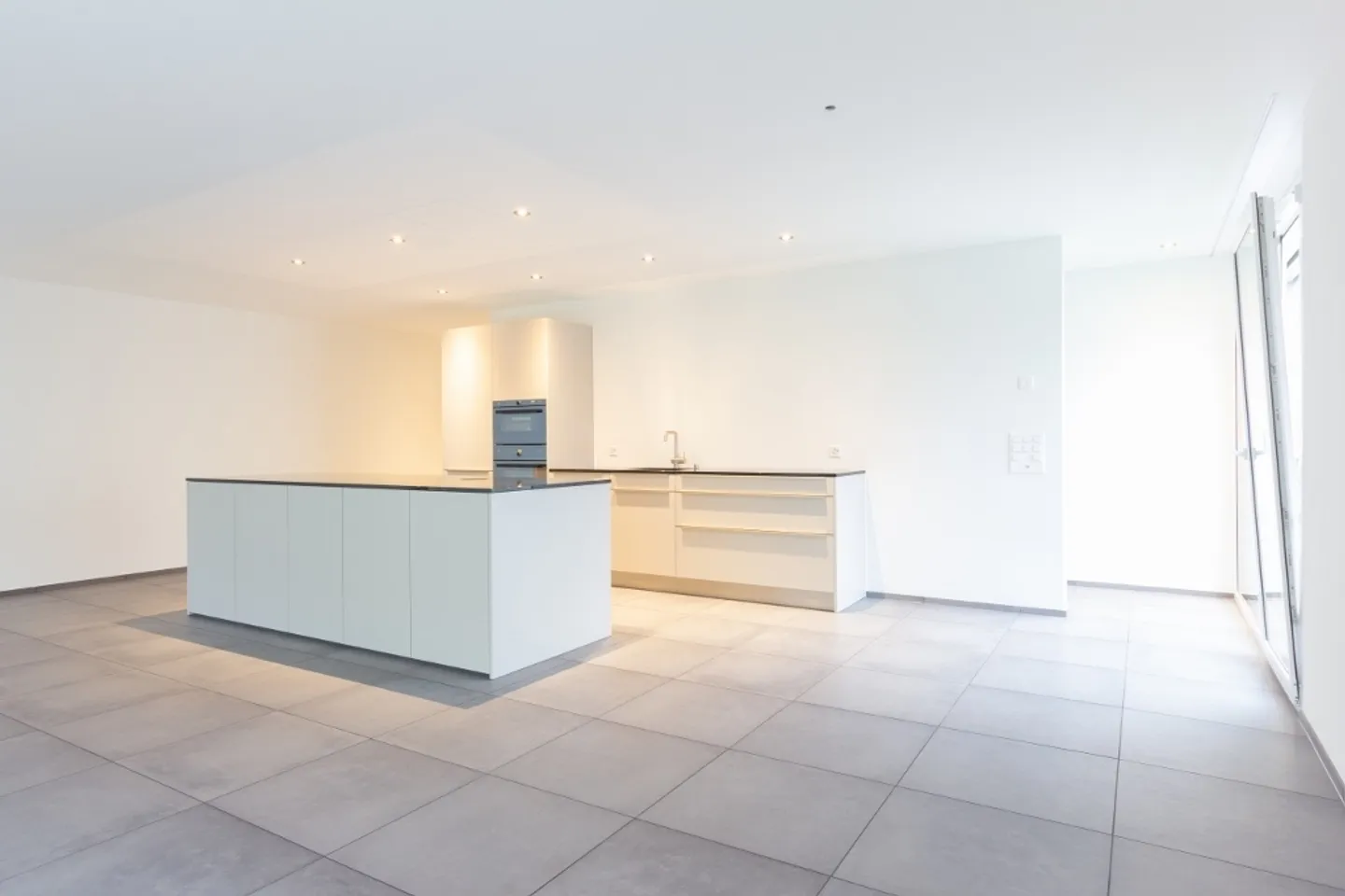 Appartement spacieux 4.5 pièces - Photo 1 sur 14