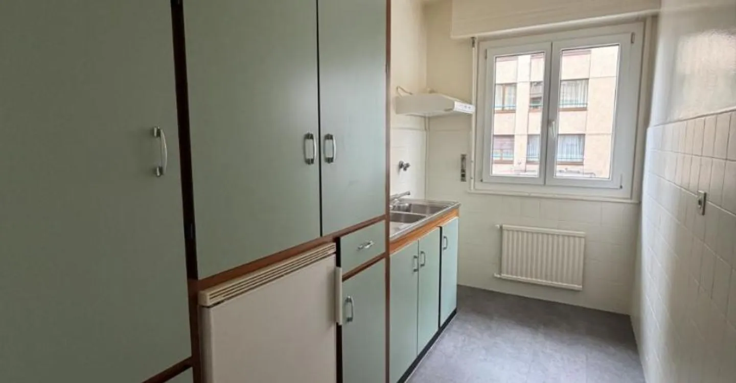 Charming Ground-Floor Apartment - Photo 2 of 5
