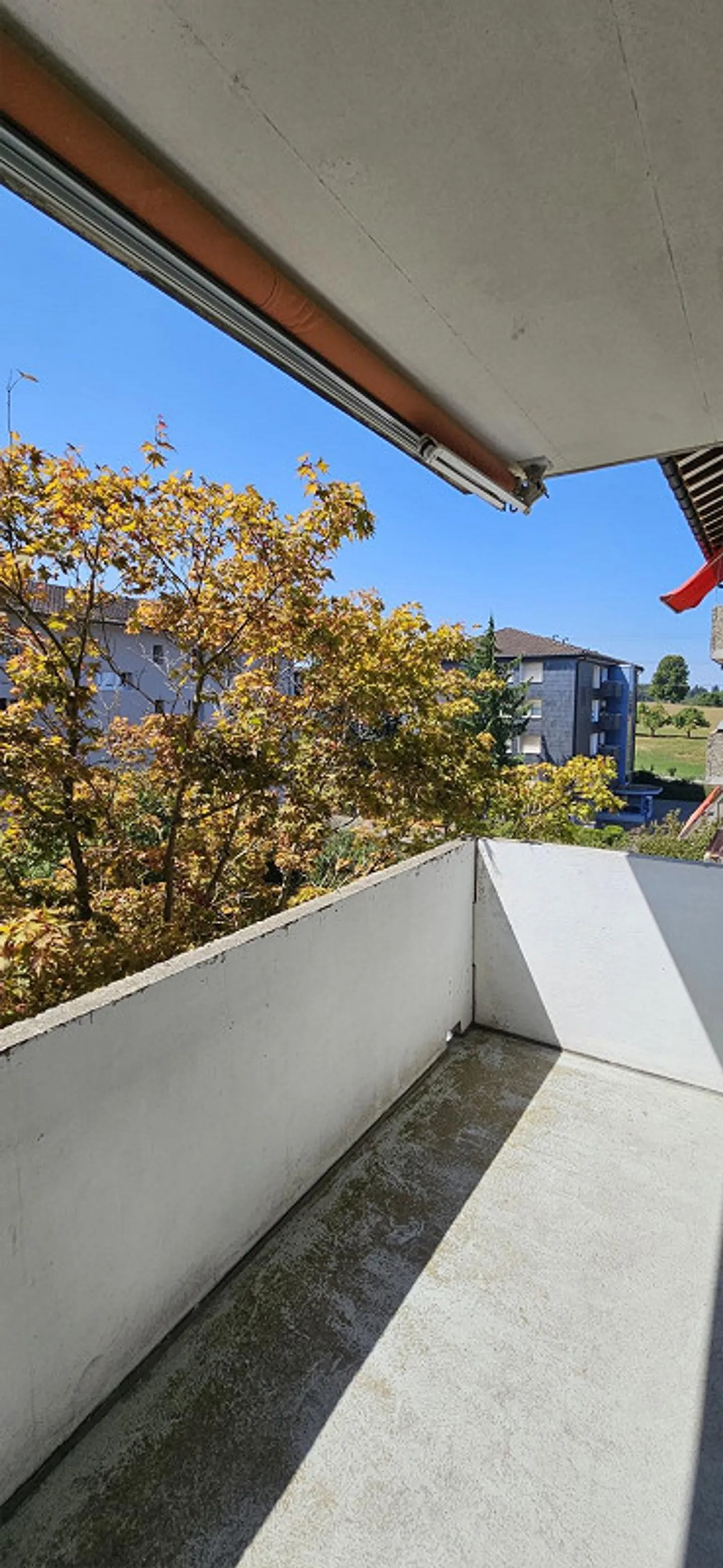Appartement de 3 pièces à louer dans un quartier calme - Photo 3 sur 8