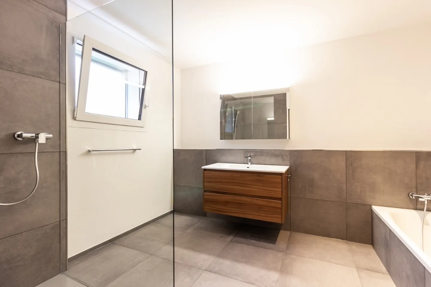 Appartement spacieux 4.5 pièces - Photo 6 sur 14