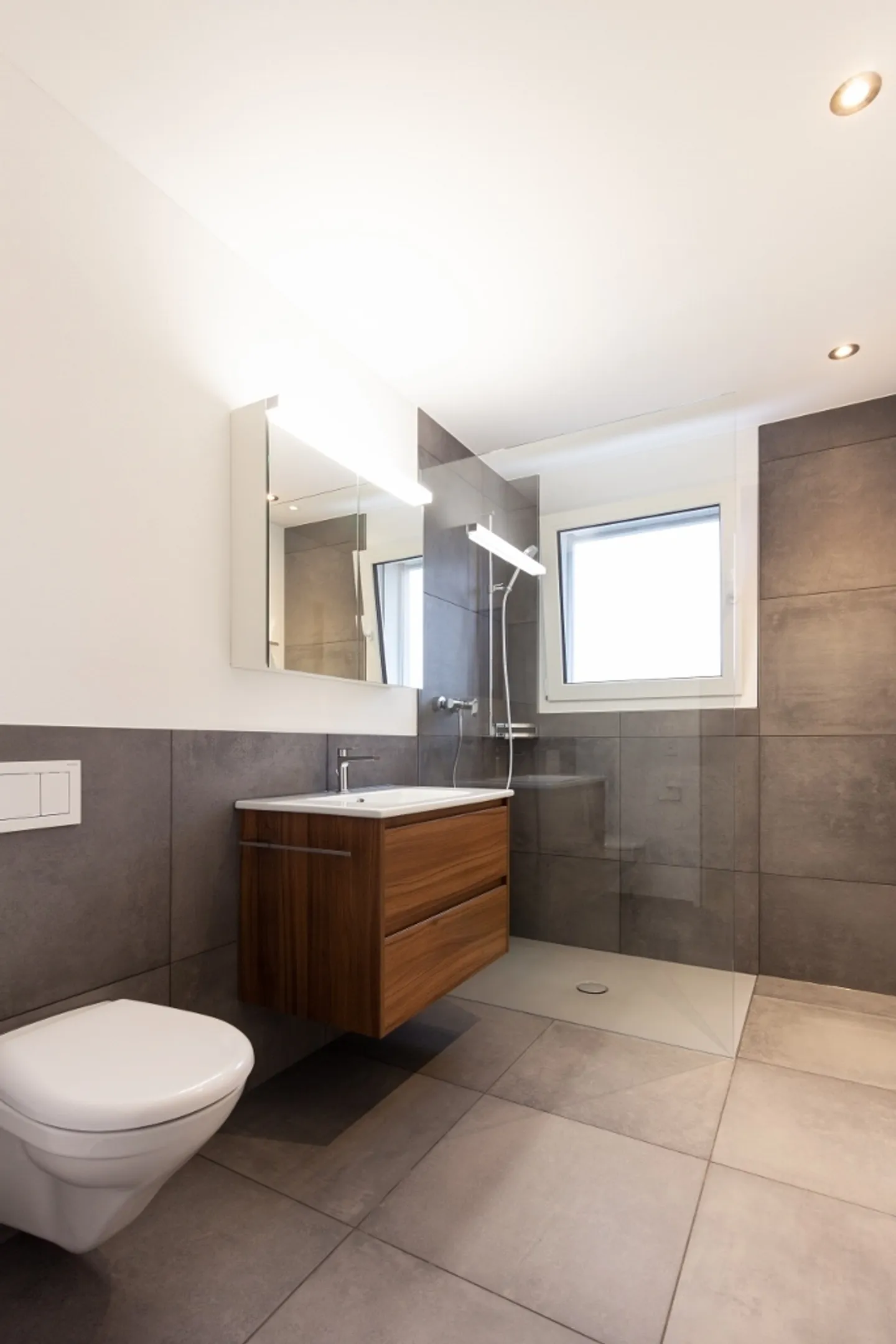 Appartement spacieux 4.5 pièces - Photo 3 sur 14