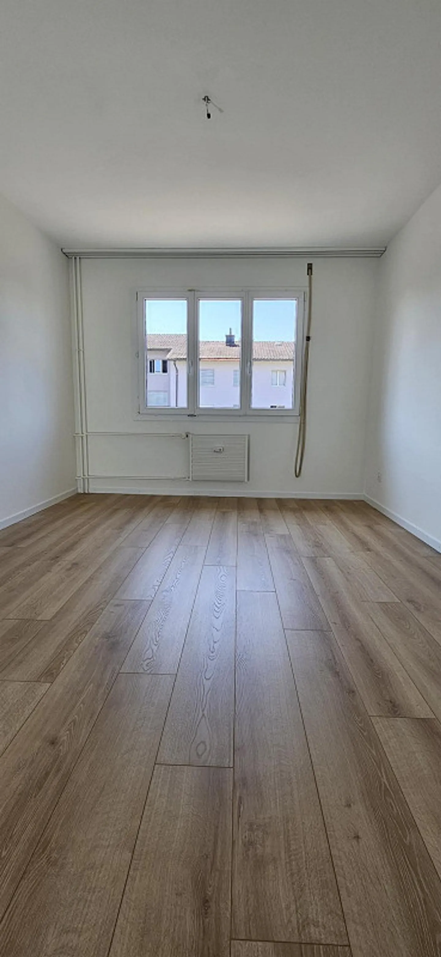 Appartement de 3 pièces à louer dans un quartier calme - Photo 5 sur 8