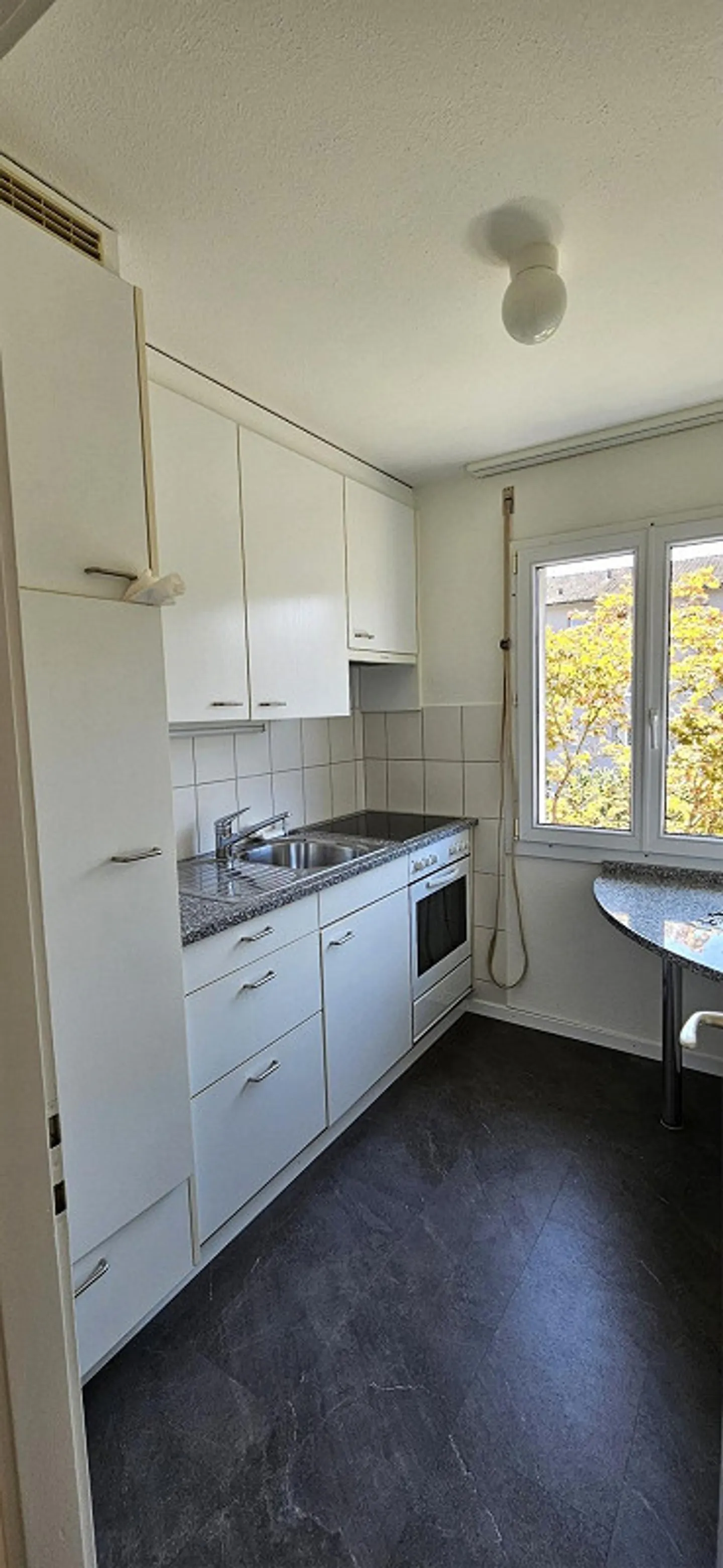 Appartement de 3 pièces à louer dans un quartier calme - Photo 6 sur 8