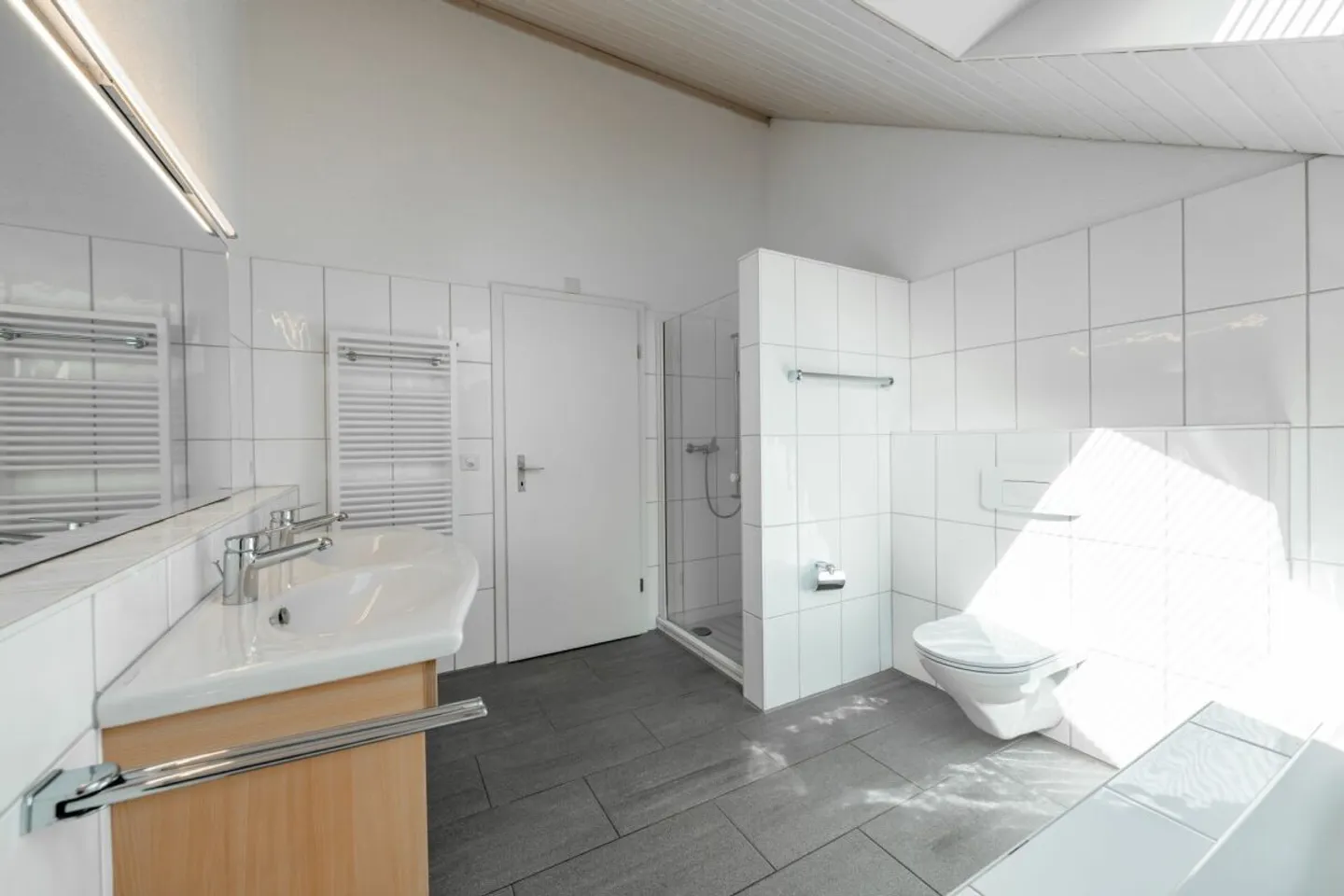 Spacious Family Home in Oftringen - Photo 10 of 13
