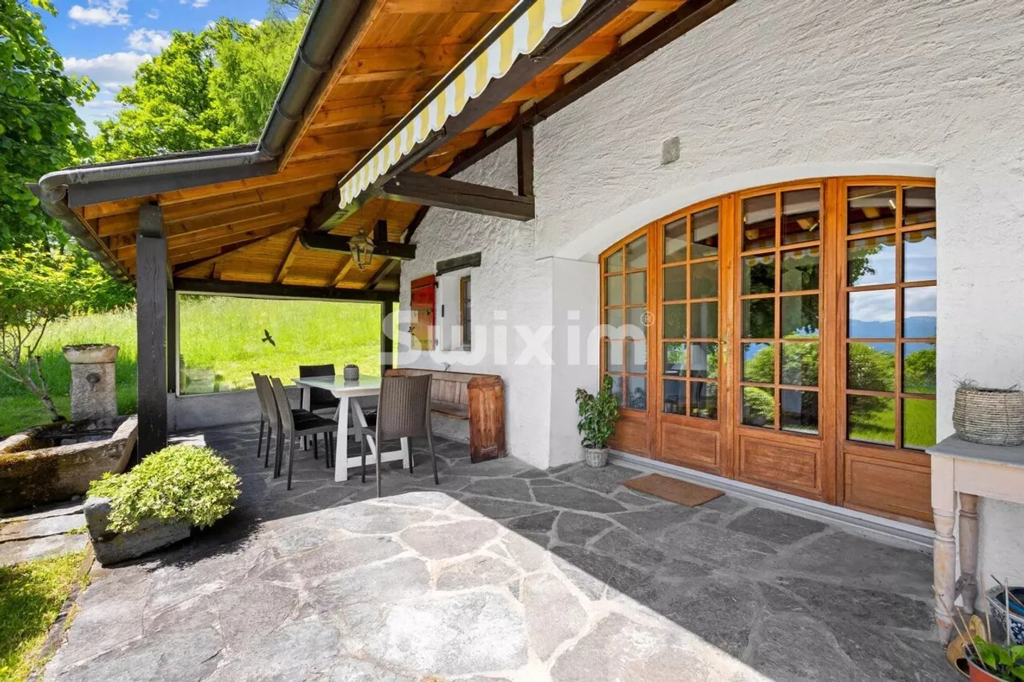 Maison Charmante avec Vue sur le Lac - Photo 2 sur 9