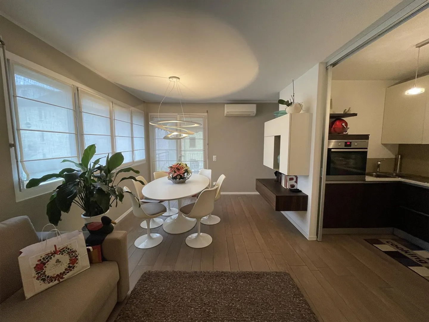ELEGANTE 2.5 WOHNUNG MIT GROSSER PARKMÖGLICHKEIT IN CHIASSO - Foto 1 von 13