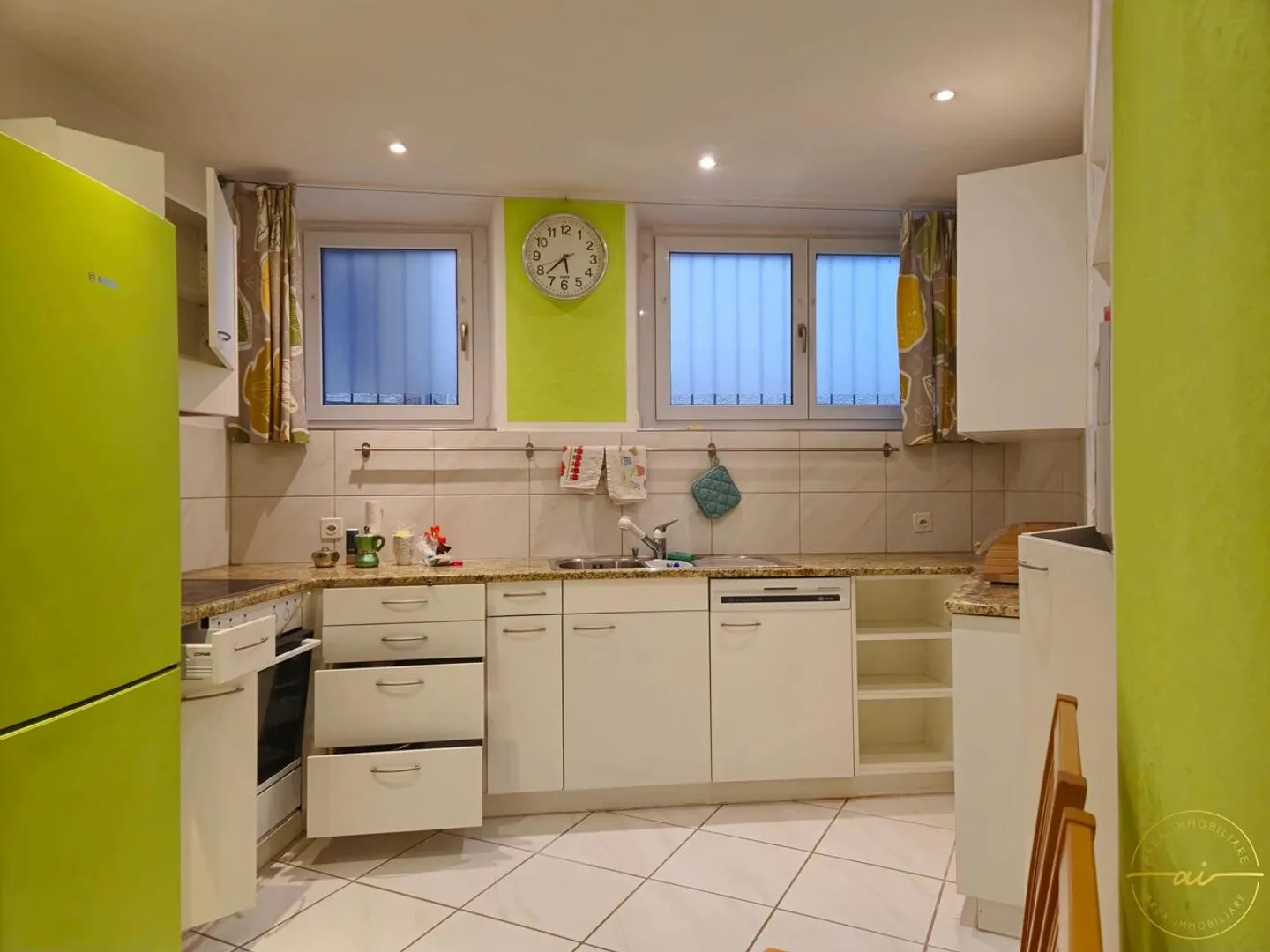 MAISON DE 5.5 PIÈCES DANS LE CENTRE HISTORIQUE DE RIVA SAN VITALE - Photo 2 sur 11