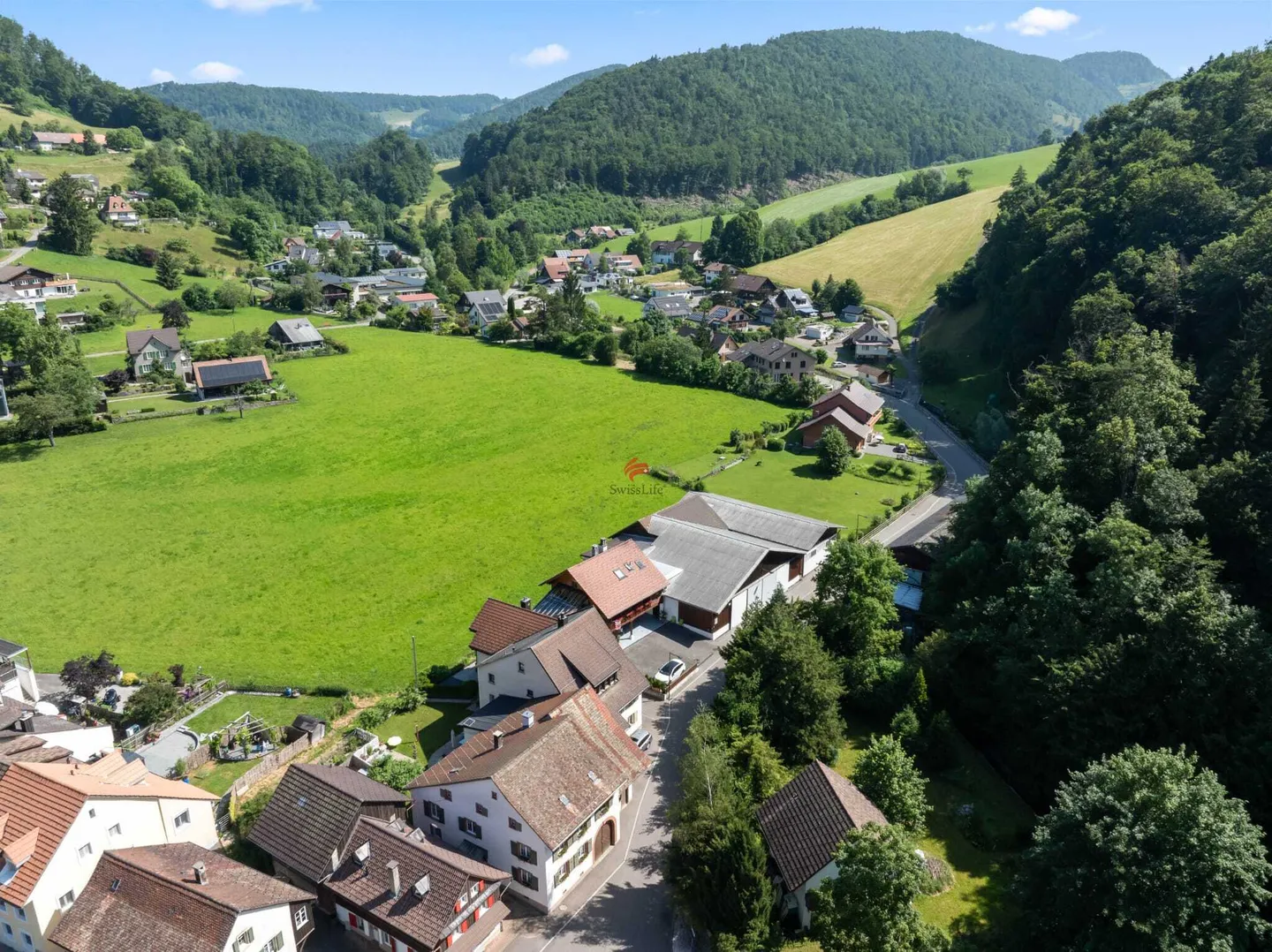 Versatile commercial hall with residential house - Photo 3 of 14