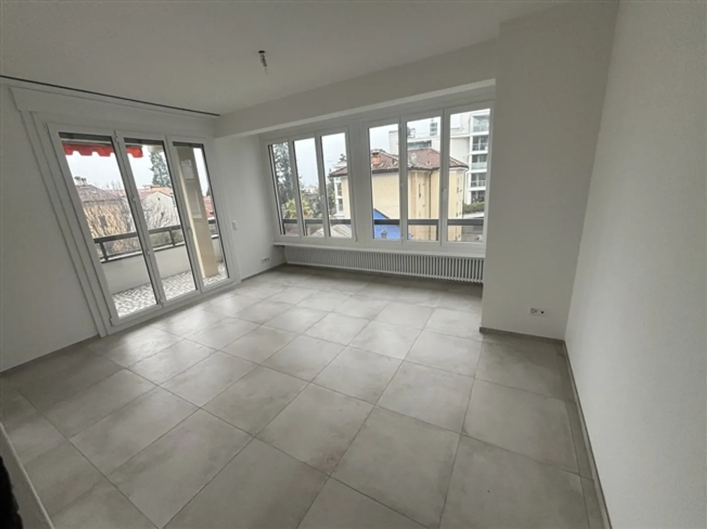 Rent a bright, renovated 4.5-room apartment - Photo 4 of 14