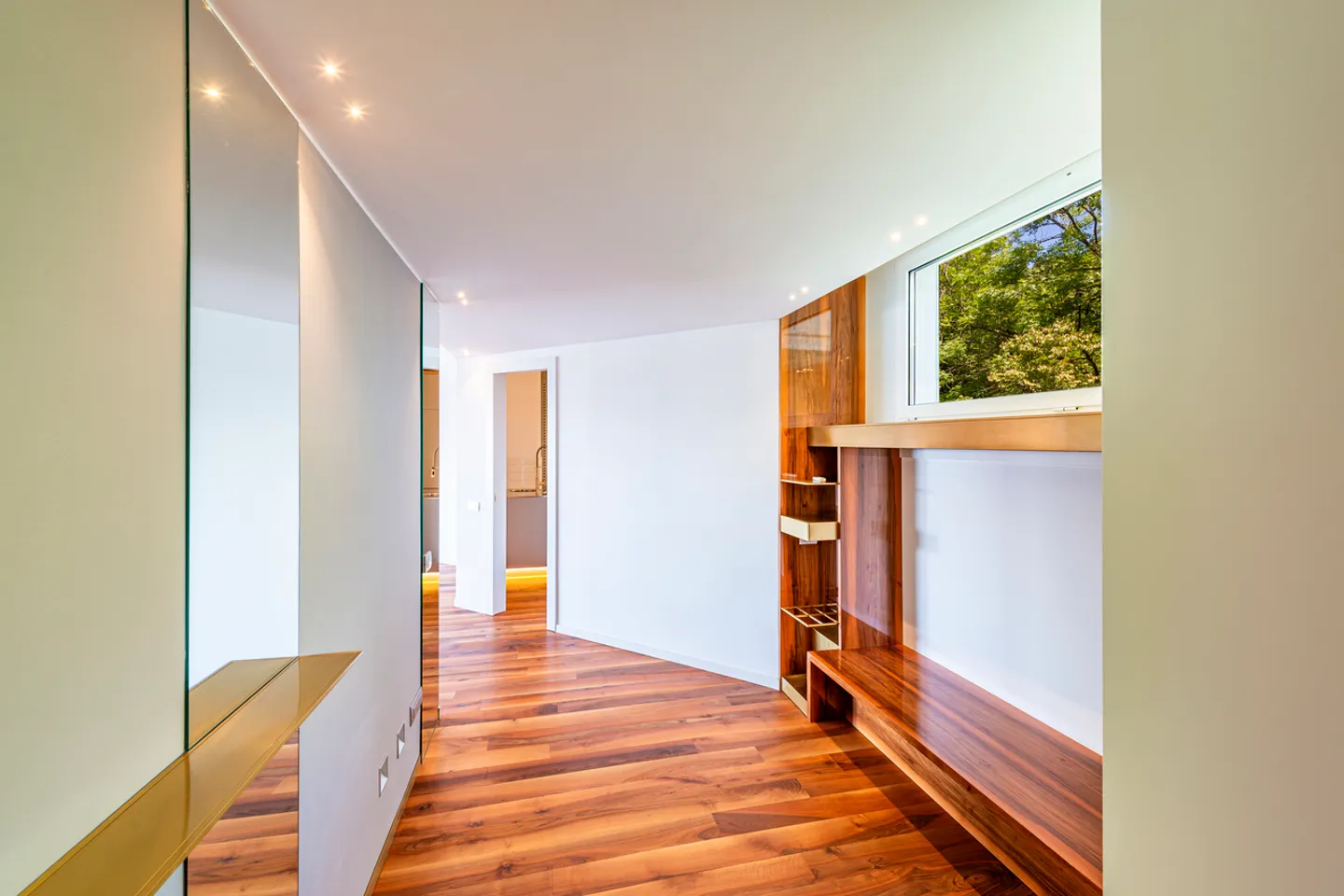 Modern penthouse with stunning rooftop terrace - Photo 7 of 16