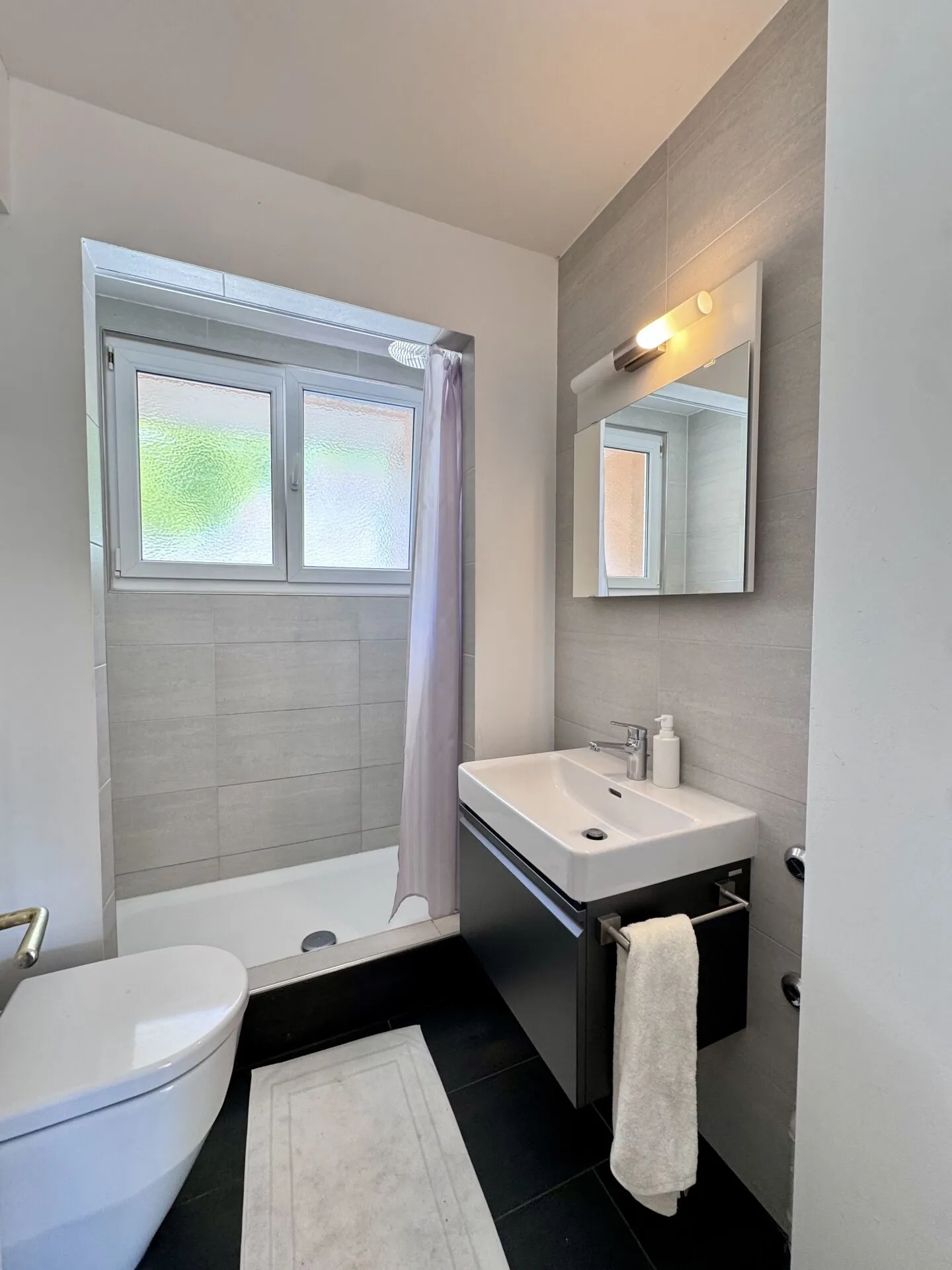 Spacieux Duplex de 3½ Pièces de 150 m² avec Balcon et 2 Salles de Bain à Albisriederplatz - Photo 5 sur 15