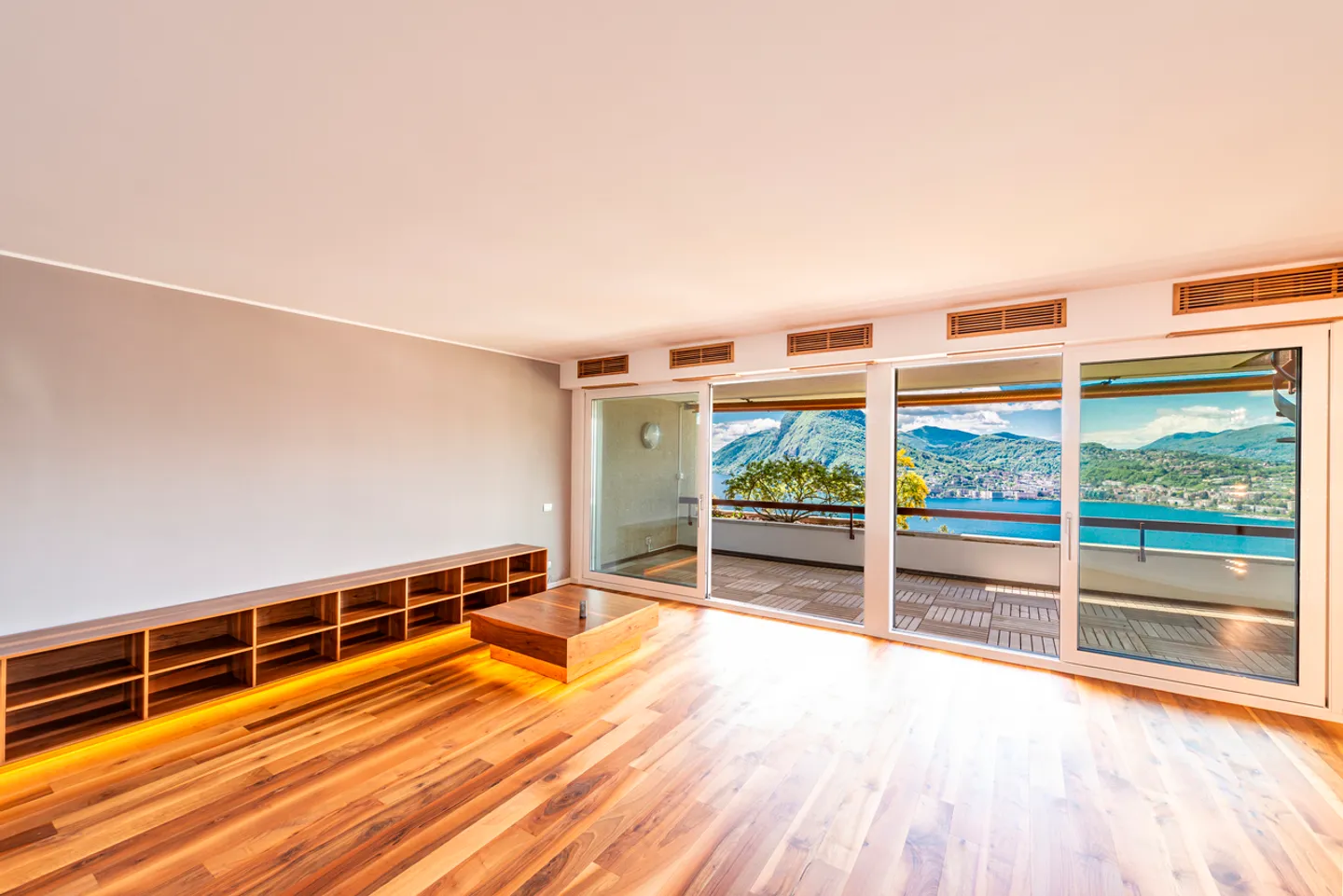 Modern penthouse with stunning rooftop terrace - Photo 9 of 16