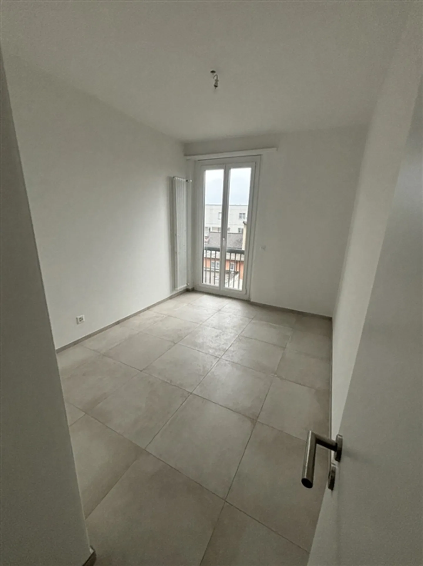 Rent a bright, renovated 4.5-room apartment - Photo 9 of 14