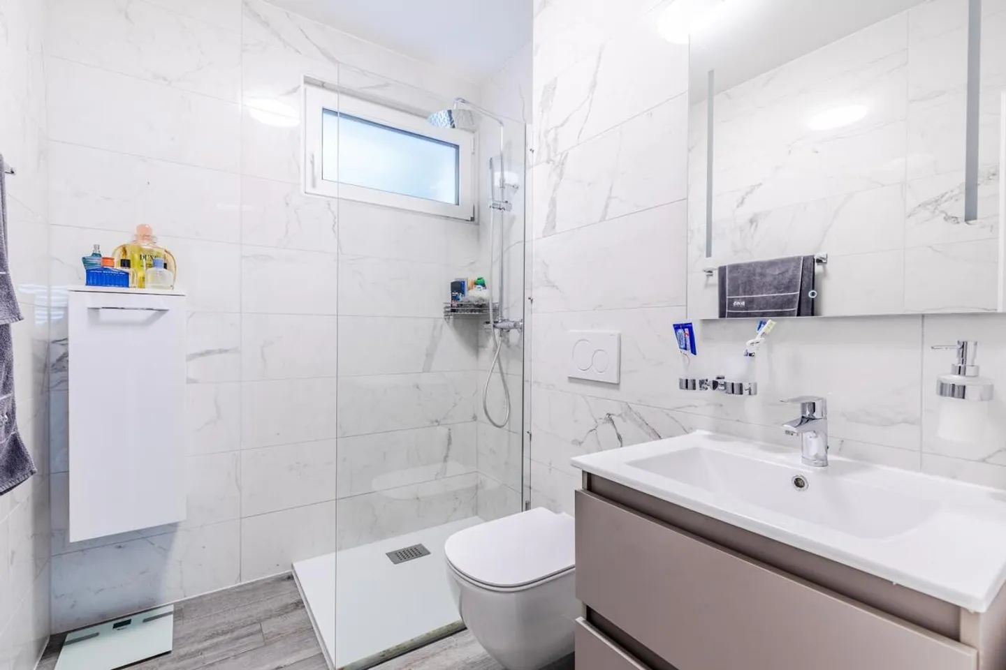 Atemberaubende Wohnung mit Seeblick - Foto 9 von 12