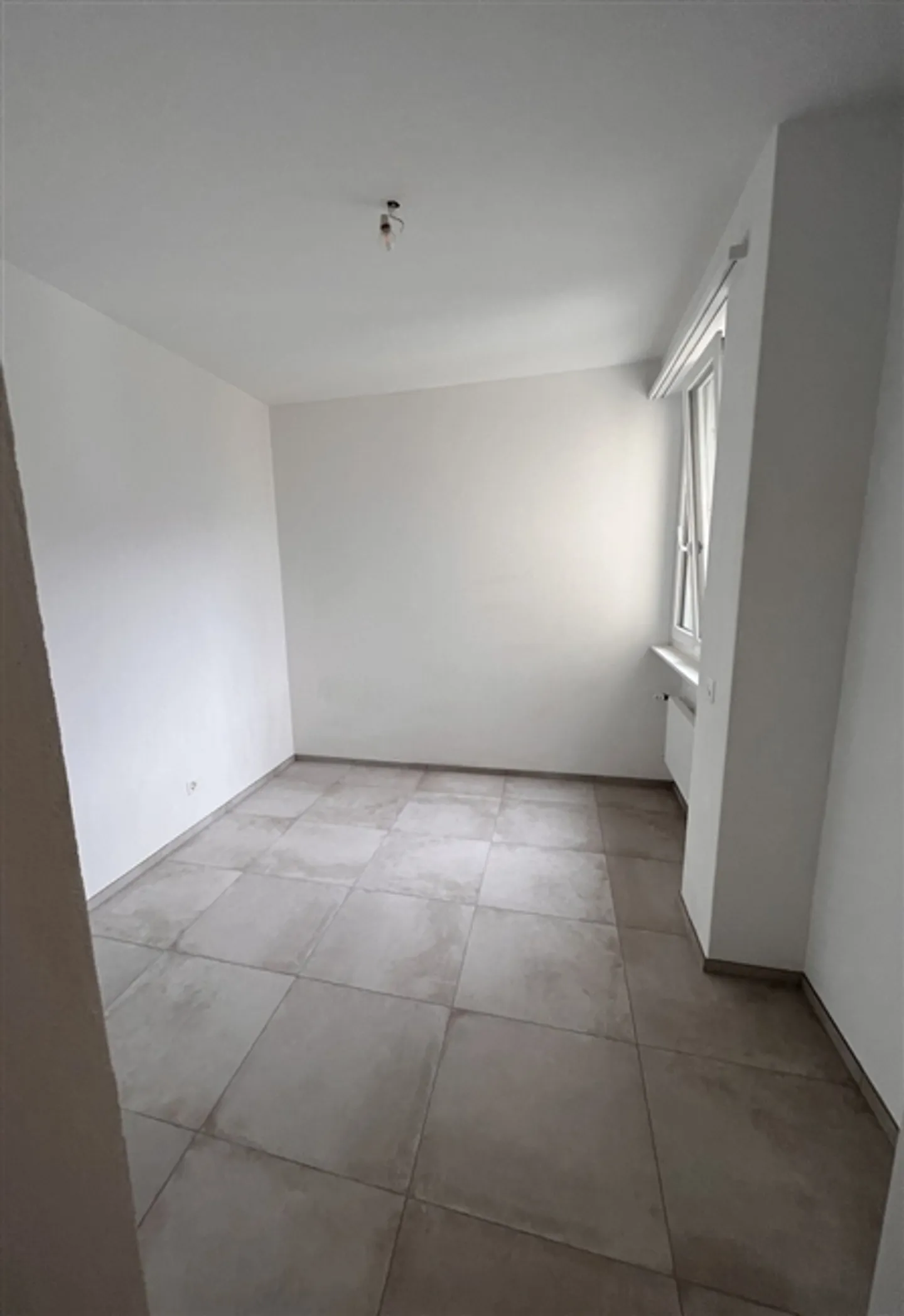 Rent a bright, renovated 4.5-room apartment - Photo 10 of 14