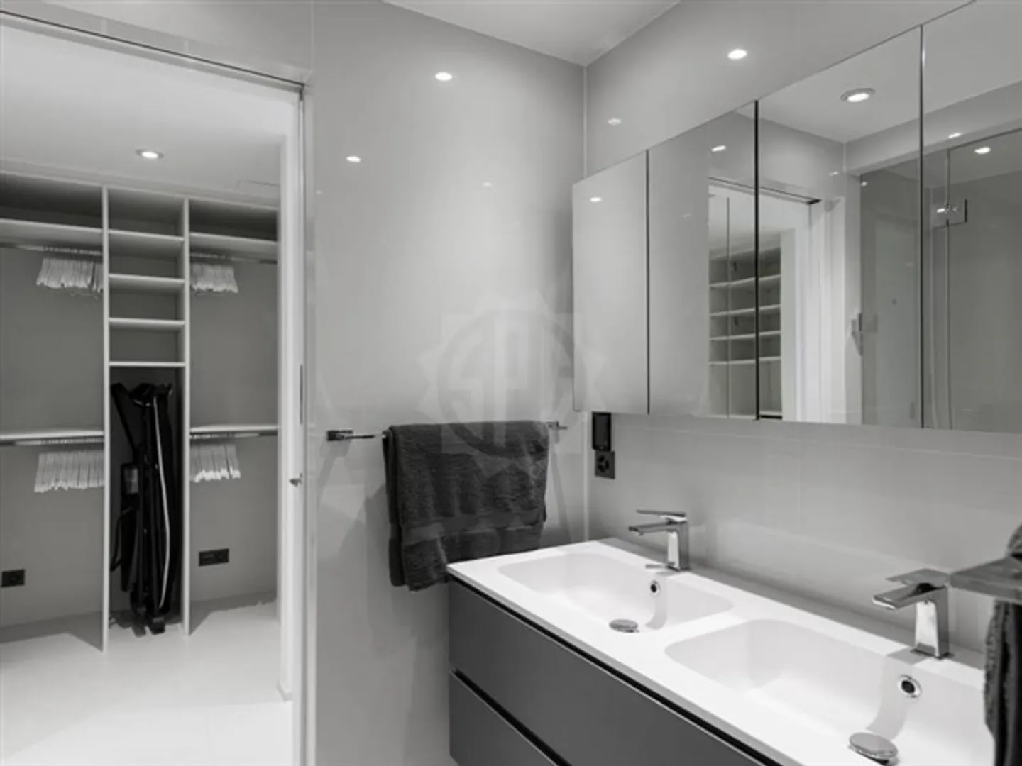 Luxuswohnung mit Seeblick - Foto 9 von 12