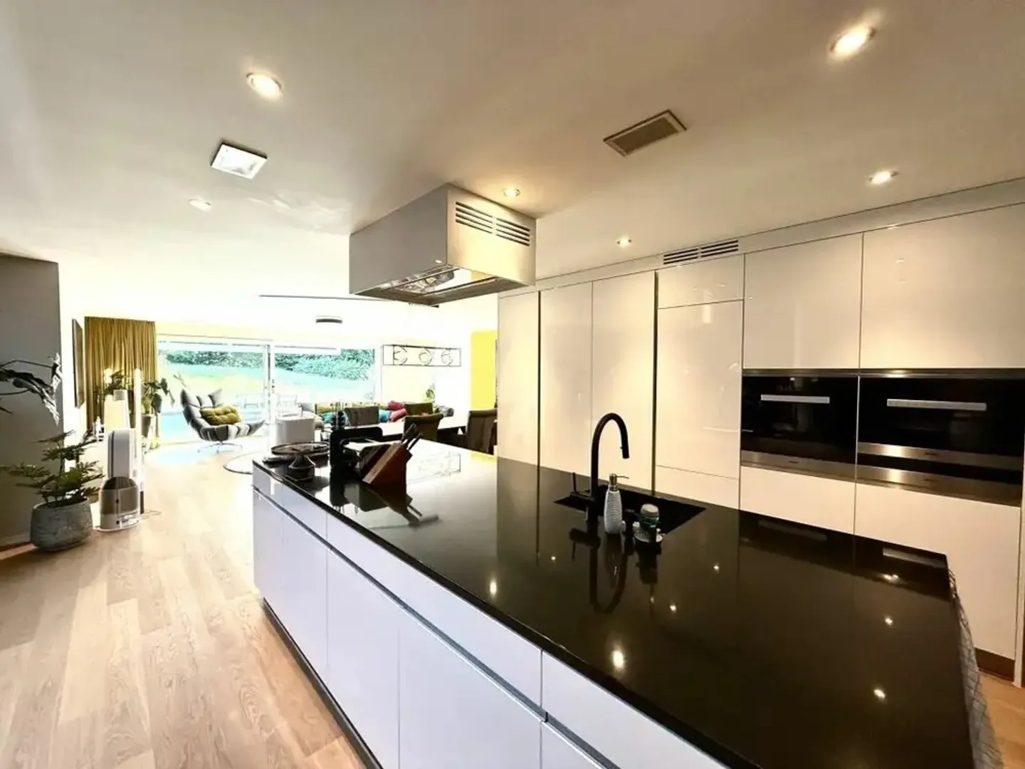 Traumhafte und moderne Gartenwohnung in Zürich Witikon - Foto 7 von 20