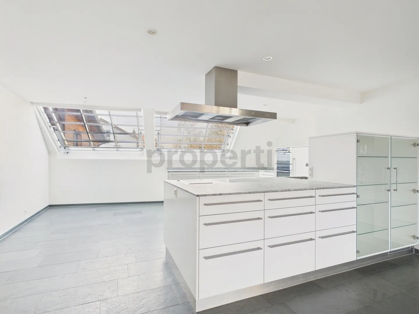 Maisonette moderne de 4,5 pièces avec grande terrasse à Biel-Benken - Photo 4 sur 11