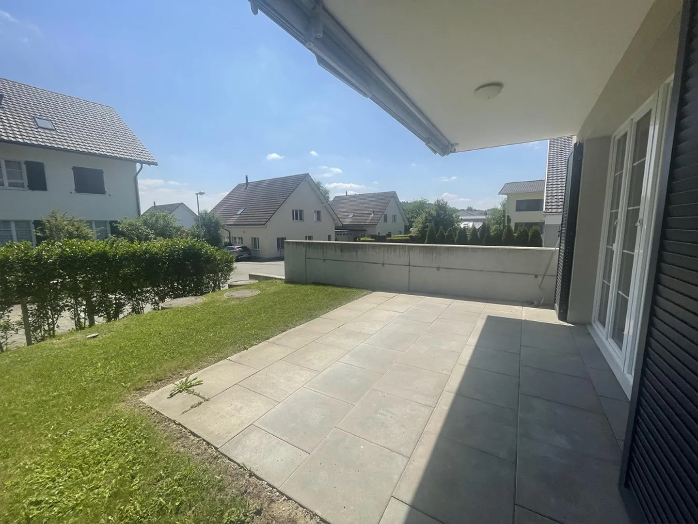 Top modern ground floor apartment - Photo 4 of 10