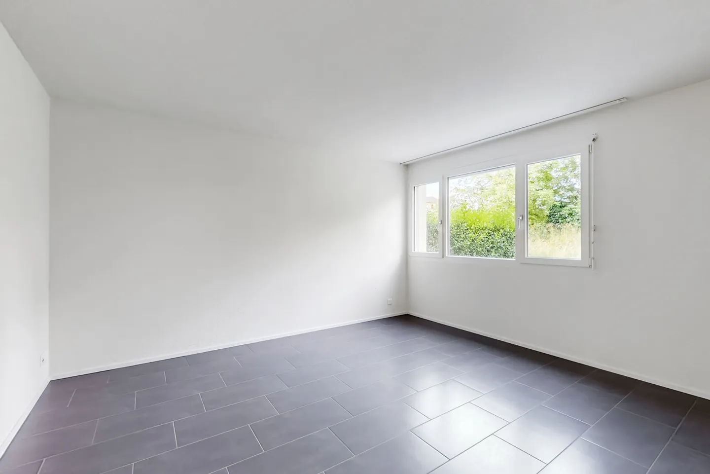 Your retreat with private seating area - stylish living, peaceful life! - Photo 2 of 7