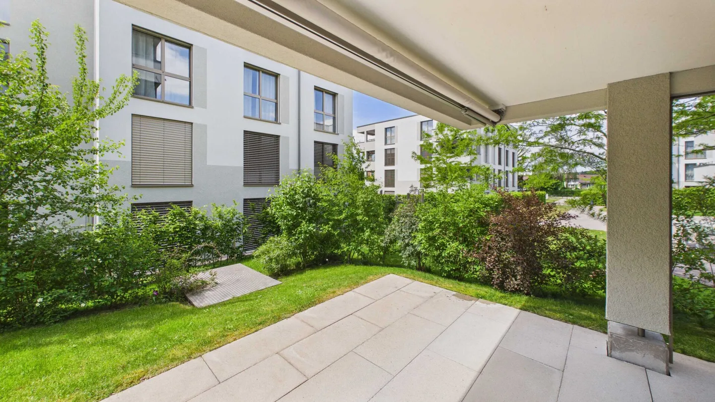 Appartement au rez-de-chaussée dans un développement attrayant - Photo 3 sur 10