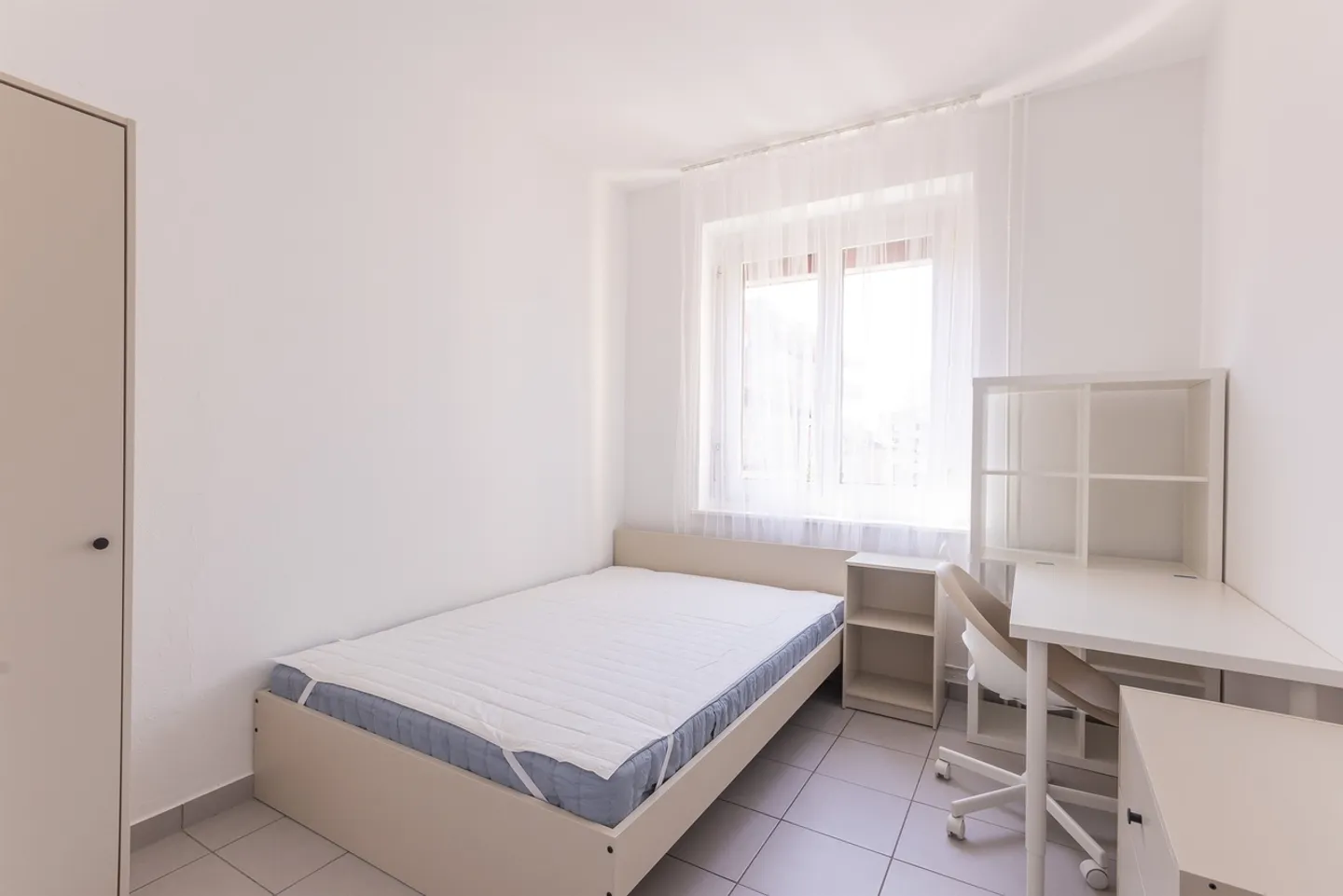 Camera Accogliente Vicino all'Università di Lugano - Foto 6 di 8