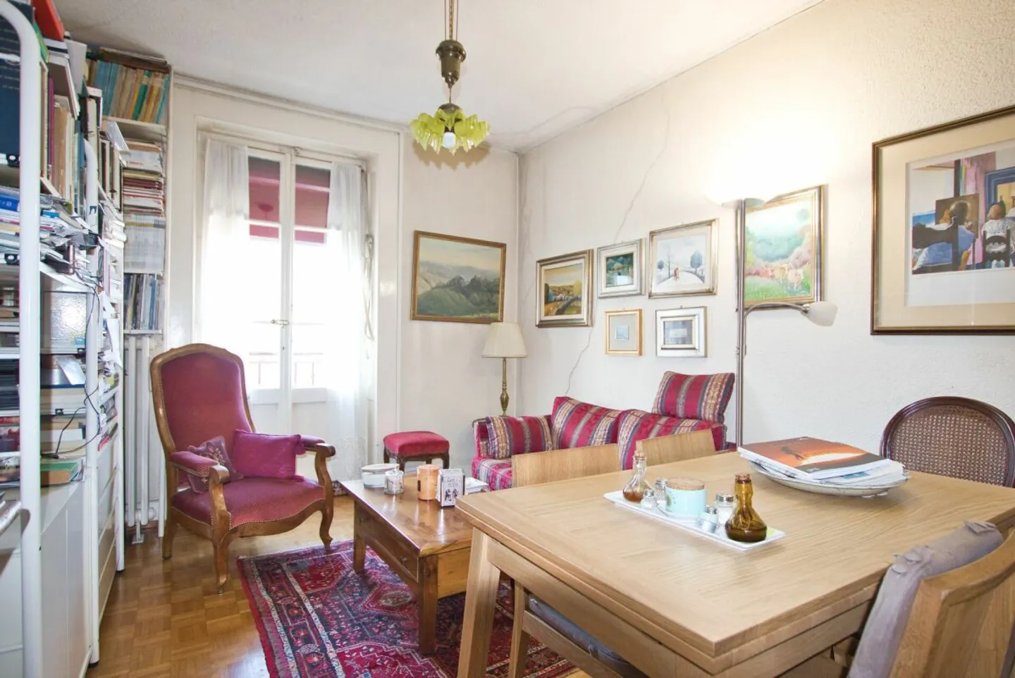 Charming Apartment in Central Location - Photo 2 of 6