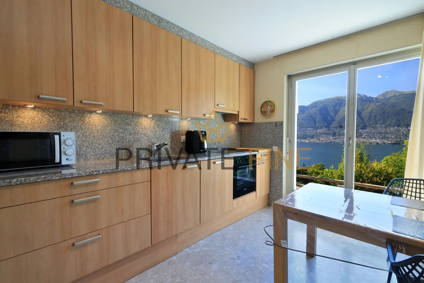 Villa mit Seesicht und Garten - Foto 9 von 23