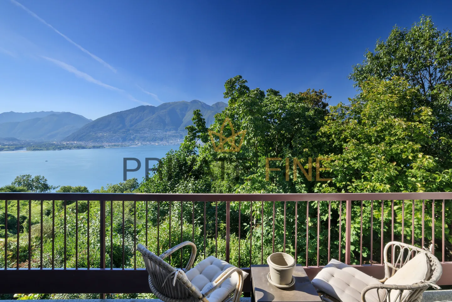 Villa mit Seesicht und Garten - Foto 20 von 23